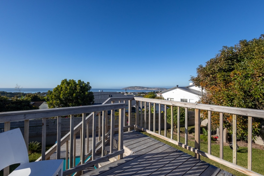 5 Bedroom Property for Sale in Upper Robberg Western Cape